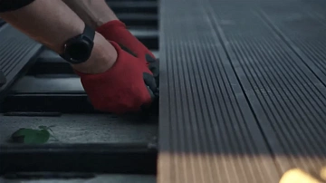 Мы подготовили для Вас видео с рекомендациями по монтажу террасной доски